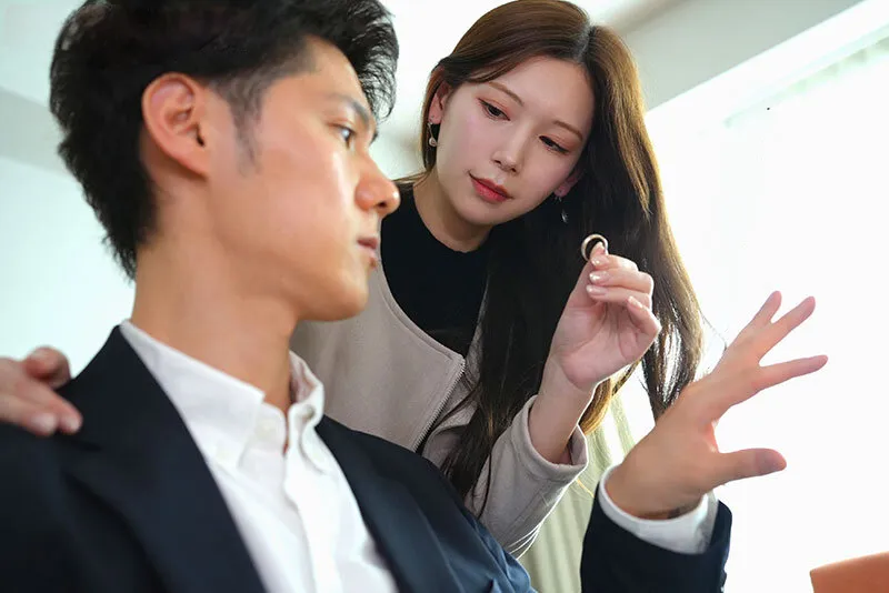 Bà xã đi đi chơi, ông xã ở nhà bị nhỏ em vợ yêu gạ quan hệ không trượt phát nào